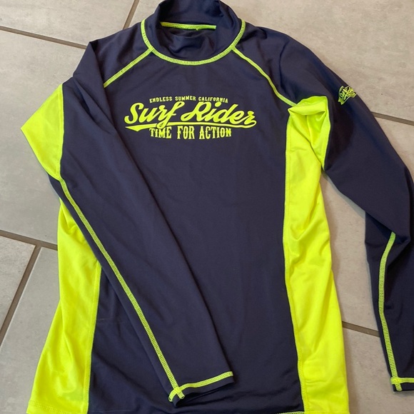 Women’s long sleeve rash guard swim top, size Small. - Picture 1 of 4
